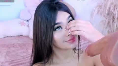 Snapshot of britanylin__ chatting on July 22, 9:12 am britanylin__ online show from July 22, 9:12 am
