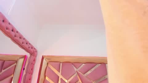 Britany online show from April 18, 7:18 pm