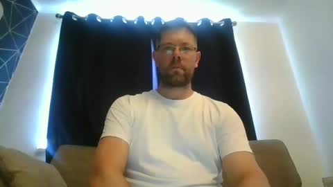 Snapshot of britguy6985 chatting on June 25, 10:09 am britguy6985 online show from June 25, 10:09 am