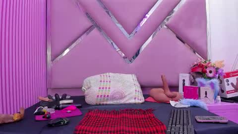 Snapshot of brithany_adms chatting on June 1, 8:10 pm Brithany online show from June 1, 8:10 pm
