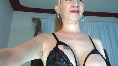 brithany hunt online show from August 2, 6:50 pm