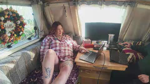 Snapshot of british_rosie chatting on February 27, 9:42 am Want to see more online show from February 27, 9:42 am