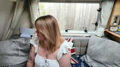 Snapshot of british_rosie chatting on June 4, 7:58 am Want to see more online show from June 4, 7:58 am