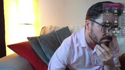 Snapshot of britishpoet chatting on April 3, 5:55 pm Callum online show from April 3, 5:55 pm