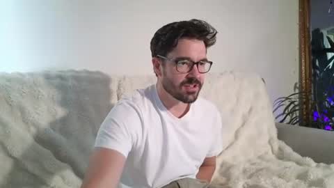 Snapshot of britishpoet chatting on July 21, 8:00 pm Callum online show from July 21, 8:00 pm