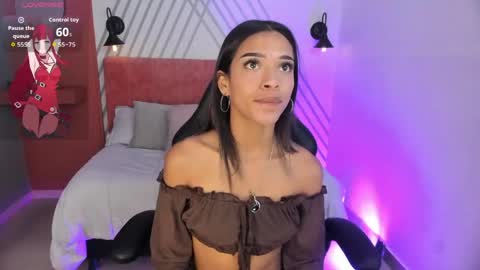 Snapshot of britney_collins_ chatting on May 30, 1:19 pm britney_collins_ online show from May 30, 1:19 pm