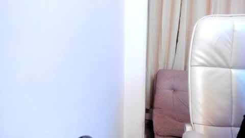 Snapshot of britney_cortez chatting on June 10, 8:08 pm Britney online show from June 10, 8:08 pm