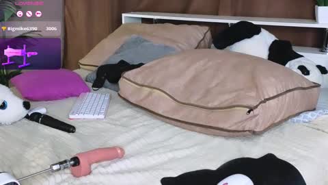 Britney online show from February 27, 3:25 am