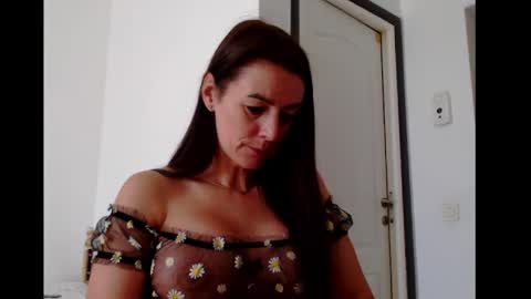 Snapshot of britneydivine chatting on September 16, 9:10 am Britney online show from September 16, 9:10 am