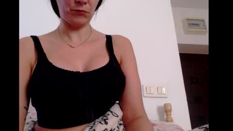 Snapshot of britneydivine chatting on October 1, 6:08 am Britney online show from October 1, 6:08 am