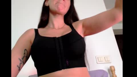 Snapshot of britneydivine chatting on October 2, 7:04 am Britney online show from October 2, 7:04 am