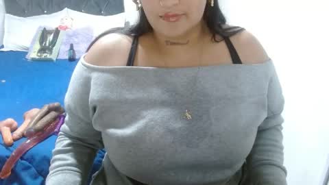 brittanycurvy69 online show from April 13, 7:19 pm