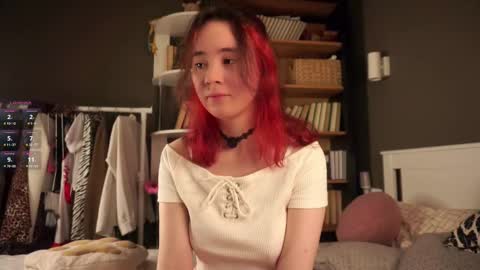 Snapshot of britthe chatting on November 6, 11:22 am Lina online show from November 6, 11:22 am