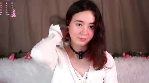 Snapshot of britthe chatting on February 7, 11:25 am Lina online show from February 7, 11:25 am