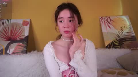 Snapshot of britthe chatting on May 14, 1:40 pm Lina online show from May 14, 1:40 pm