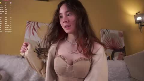 Snapshot of britthe chatting on June 3, 3:17 pm Lina online show from June 3, 3:17 pm