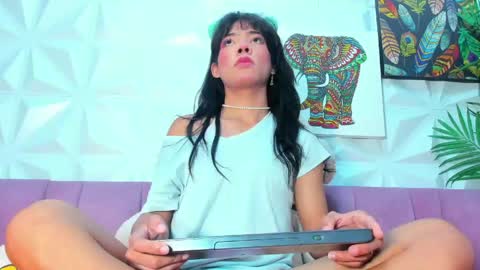 Snapshot of briyit_doll chatting on June 9, 3:12 pm BRIYIT online show from June 9, 3:12 pm