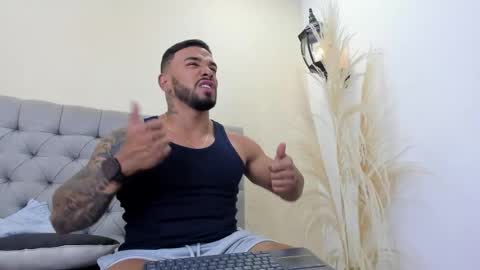 Snapshot of brock_hurn chatting on March 1, 8:22 pm brock_hurn online show from March 1, 8:22 pm