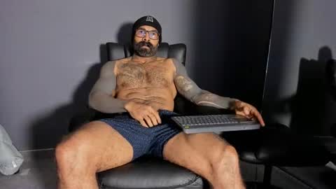 Snapshot of brockhurn_ chatting on June 24, 12:20 am brockhurn_ online show from June 24, 12:20 am