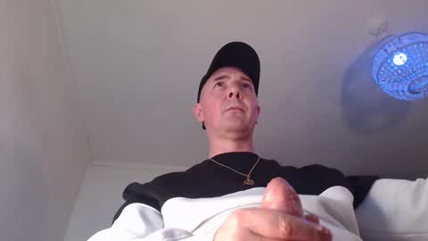 Snapshot of brodiecagney chatting on November 9, 11:14 pm brodiecagney online show from November 9, 11:14 pm