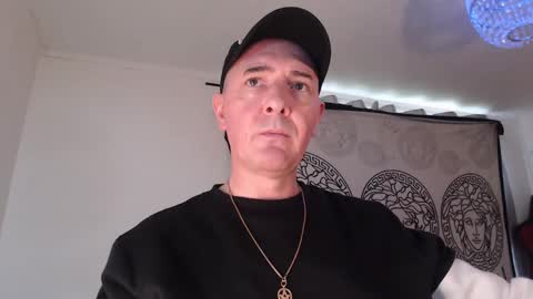 Snapshot of brodiecagney chatting on November 10, 12:26 pm brodiecagney online show from November 10, 12:26 pm