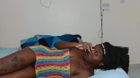 broken_haloo online show from March 9, 7:01 am