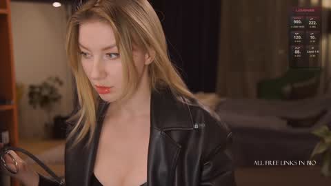 Snapshot of bronnica chatting on December 9, 2:49 pm Anna online show from December 9, 2:49 pm