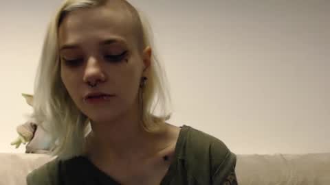 Snapshot of brookewylde_20 chatting on February 18, 3:54 pm brookewylde_20 online show from February 18, 3:54 pm