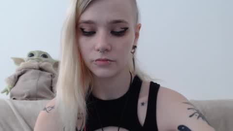 Snapshot of brookewylde_20 chatting on March 21, 12:21 pm brookewylde_20 online show from March 21, 12:21 pm