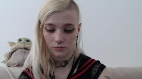 Snapshot of brookewylde_20 chatting on May 9, 11:15 am brookewylde_20 online show from May 9, 11:15 am
