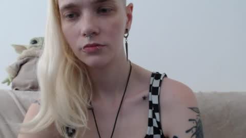 Snapshot of brookewylde_20 chatting on July 29, 12:47 pm brookewylde_20 online show from July 29, 12:47 pm