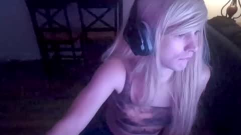 Snapshot of brookiebabyyyx3 chatting on January 6, 11:07 am brooke online show from January 6, 11:07 am