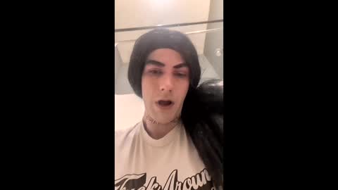 Snapshot of brookiebabyyyx3 chatting on April 6, 2:40 pm brooke online show from April 6, 2:40 pm