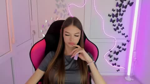 Snapshot of brooklunglow_ chatting on July 29, 1:09 pm Vlada online show from July 29, 1:09 pm