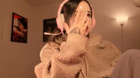 Snapshot of brooklyn_baby_ chatting on January 15, 4:17 am Nat Independent model Please help me to reach 200 thumbs up online show from January 15, 4:17 am