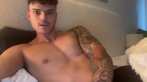 Snapshot of brooklyntay chatting on February 12, 9:54 pm BrooklynTay online show from February 12, 9:54 pm