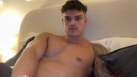 Snapshot of brooklyntay chatting on February 13, 10:00 am BrooklynTay online show from February 13, 10:00 am