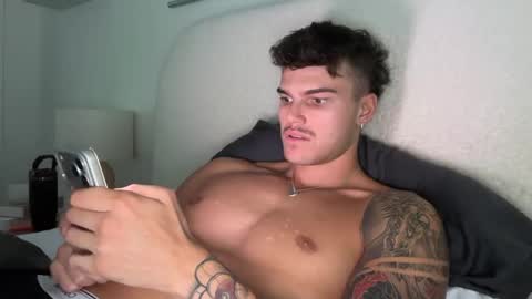 Snapshot of brooklyntay chatting on February 15, 4:53 am BrooklynTay online show from February 15, 4:53 am