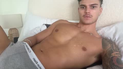 Snapshot of brooklyntay chatting on March 4, 11:44 pm BrooklynTay online show from March 4, 11:44 pm