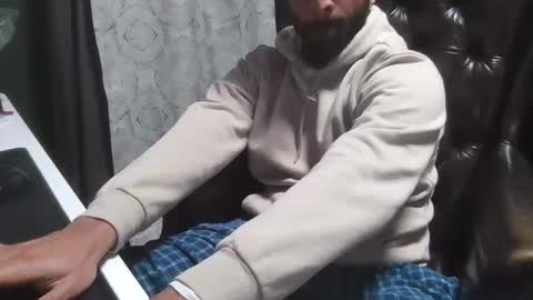 Snapshot of brownbd32 chatting on January 14, 11:27 pm brownbd32 online show from January 14, 11:27 pm