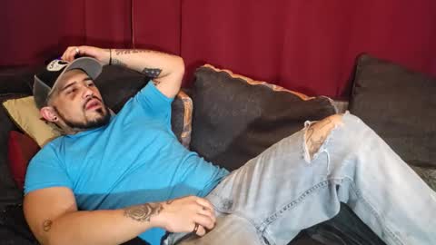 Snapshot of brownboyt chatting on October 26, 11:27 am brownboyt online show from October 26, 11:27 am