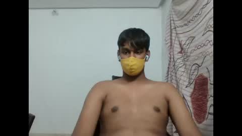 Snapshot of brownguy2505 chatting on December 21, 6:02 pm brownguy2505 online show from December 21, 6:02 pm