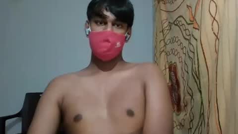 Snapshot of brownguy2505 chatting on January 17, 9:28 am brownguy2505 online show from January 17, 9:28 am