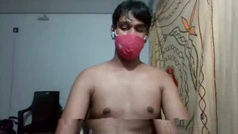 Snapshot of brownguy2505 chatting on January 18, 1:29 pm brownguy2505 online show from January 18, 1:29 pm