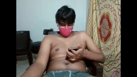 Snapshot of brownguy2505 chatting on January 18, 10:17 pm brownguy2505 online show from January 18, 10:17 pm