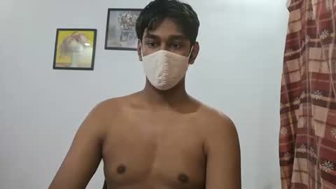 Snapshot of brownguy2505 chatting on October 5, 4:44 am brownguy2505 online show from October 5, 4:44 am