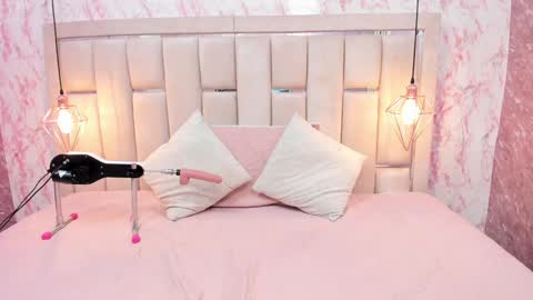 Snapshot of brownie_delicious chatting on January 7, 10:30 pm Sara online show from January 7, 10:30 pm