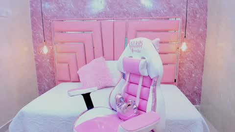 Snapshot of brownie_delicious chatting on January 24, 2:18 am Sara online show from January 24, 2:18 am