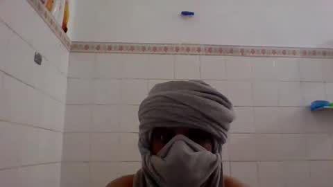 Snapshot of brownmanin40s chatting on May 5, 7:00 pm brownmanin40s online show from May 5, 7:00 pm