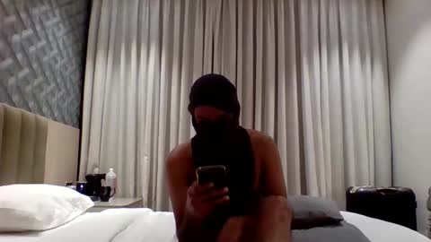 Snapshot of brownmanin40s chatting on May 31, 5:20 pm brownmanin40s online show from May 31, 5:20 pm